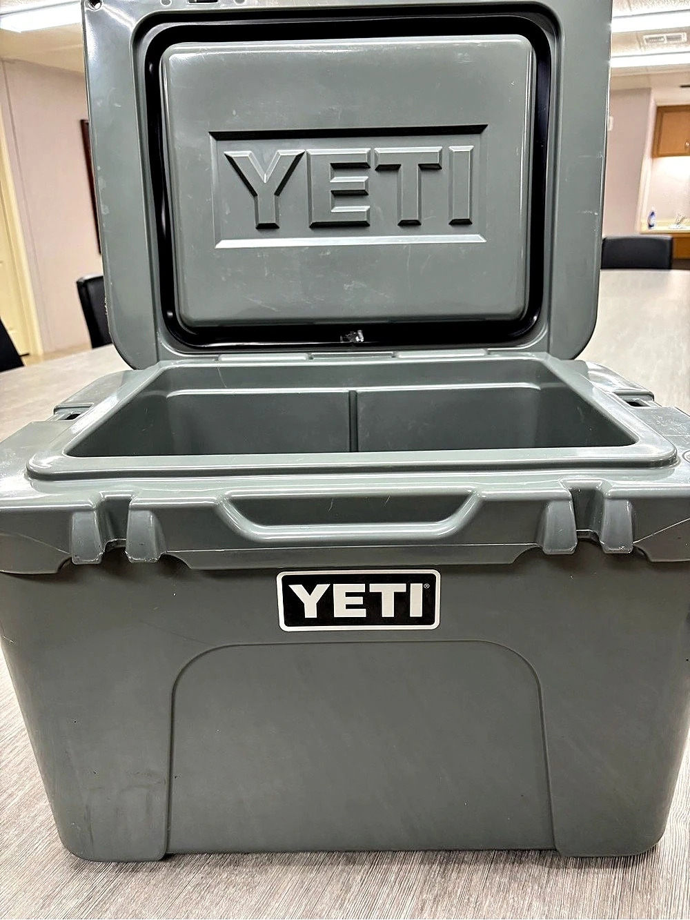 YETI Tundra 35 Gray Cooler